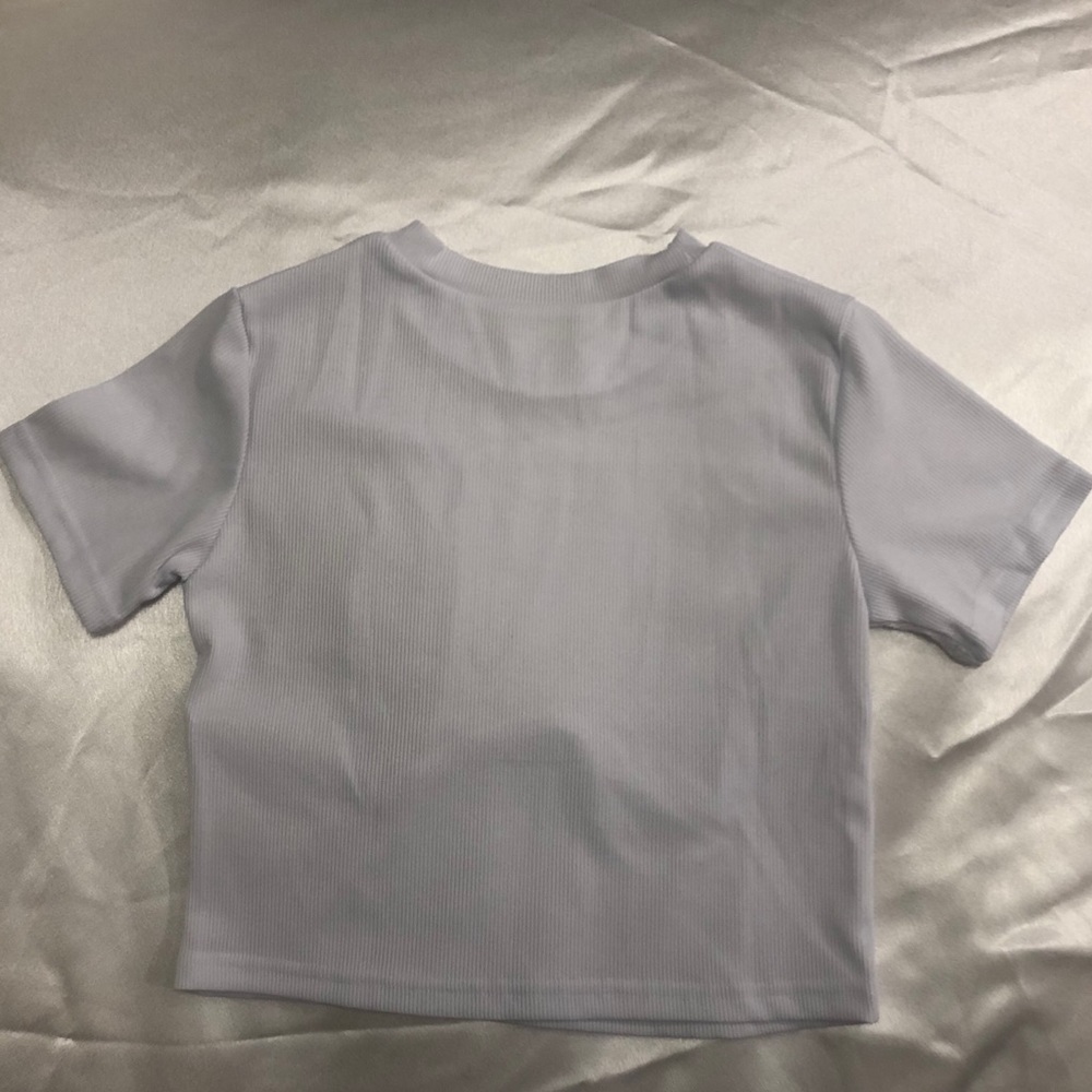 crop top - Picture 3 of 3